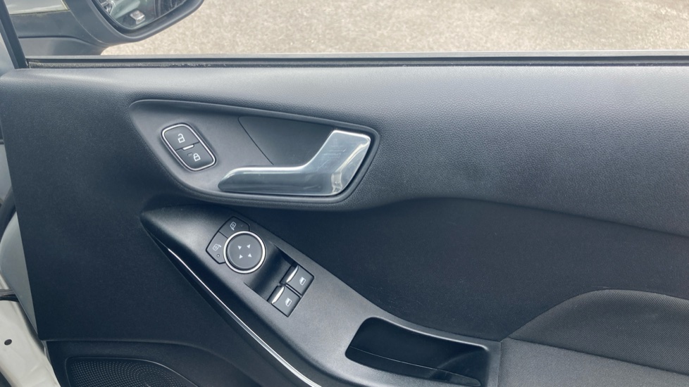 Ford Fiesta 1.0 EcoBoost Zetec 5dr Petrol Hatchback - Image 34