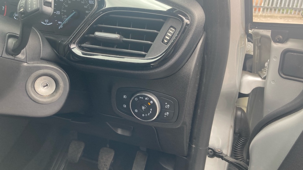 Ford Fiesta 1.0 EcoBoost Zetec 5dr Petrol Hatchback - Image 35