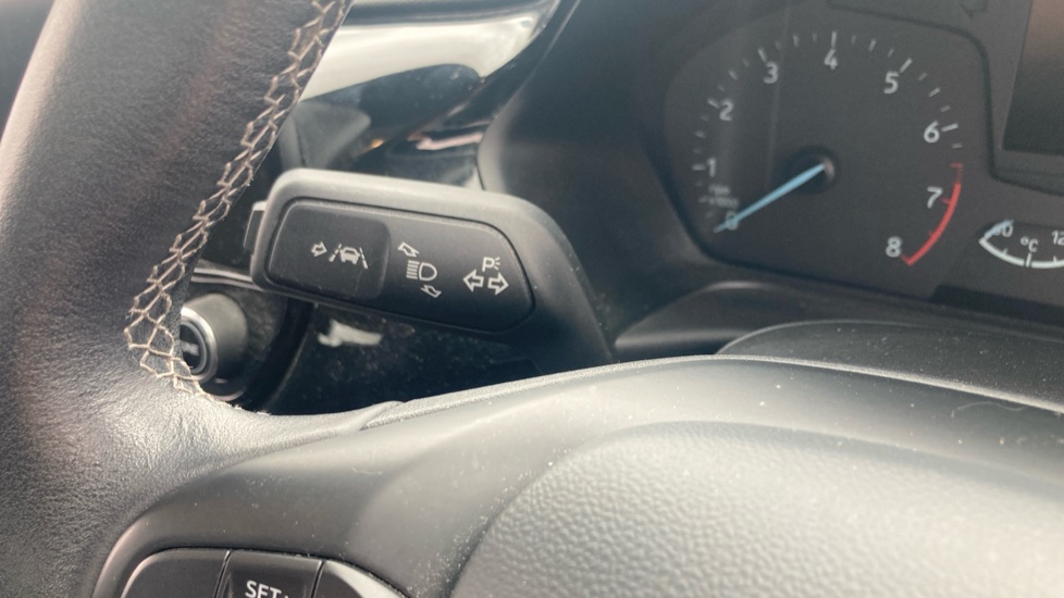 Ford Fiesta 1.0 EcoBoost Zetec 5dr Petrol Hatchback - Image 40