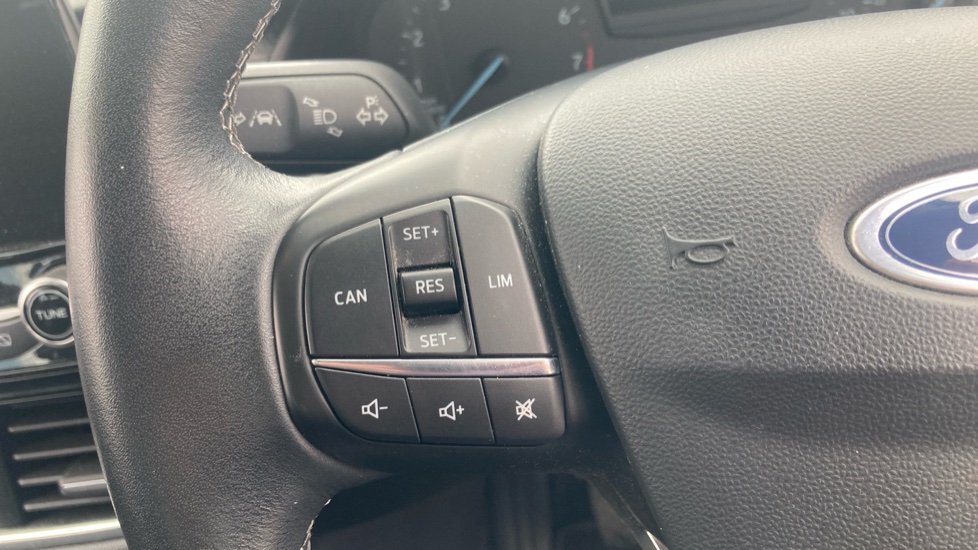 Ford Fiesta 1.0 EcoBoost Zetec 5dr Petrol Hatchback - Image 41