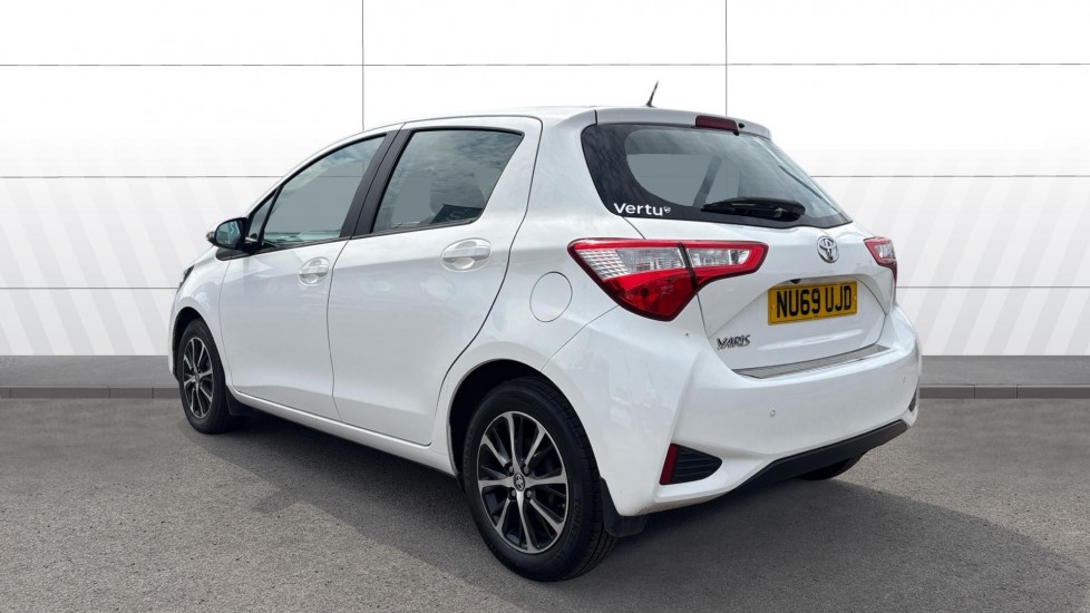 Toyota Yaris 1.5 VVT-i Icon Tech 5dr Petrol Hatchback - Image 2
