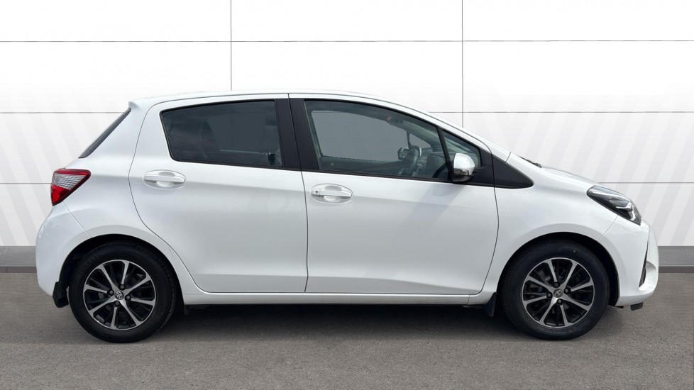 Toyota Yaris 1.5 VVT-i Icon Tech 5dr Petrol Hatchback - Image 5