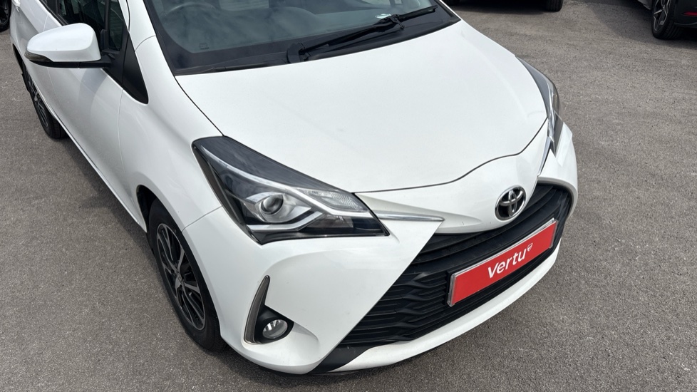 Toyota Yaris 1.5 VVT-i Icon Tech 5dr Petrol Hatchback - Image 8