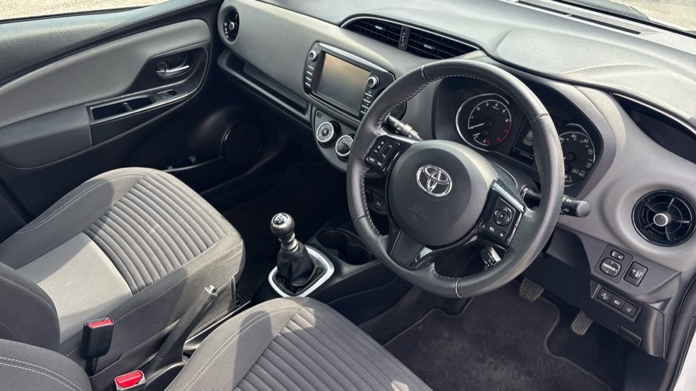 Toyota Yaris 1.5 VVT-i Icon Tech 5dr Petrol Hatchback - Image 9
