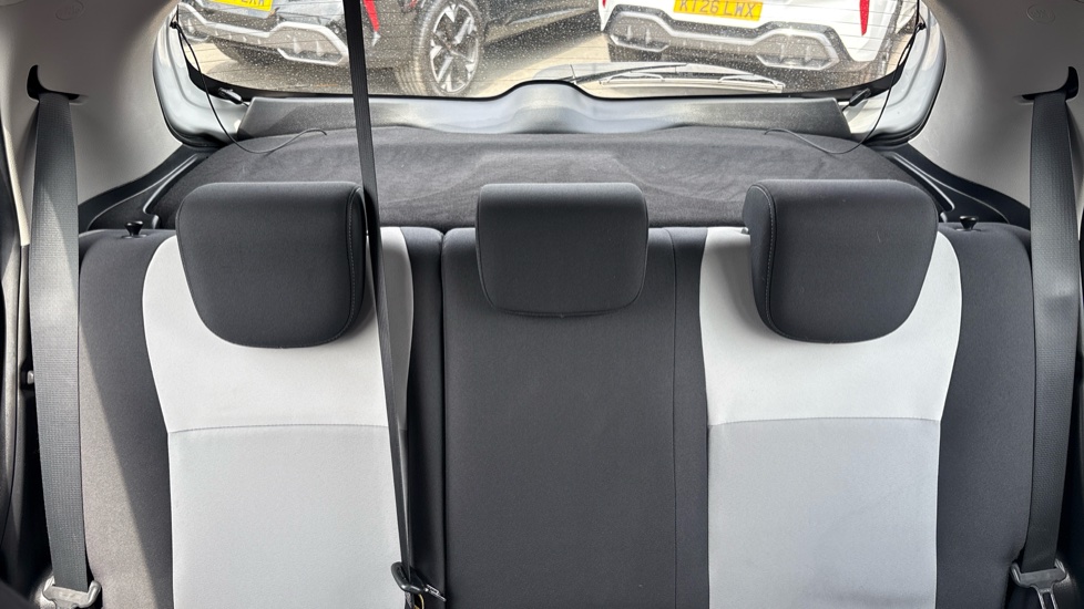 Toyota Yaris 1.5 VVT-i Icon Tech 5dr Petrol Hatchback - Image 15