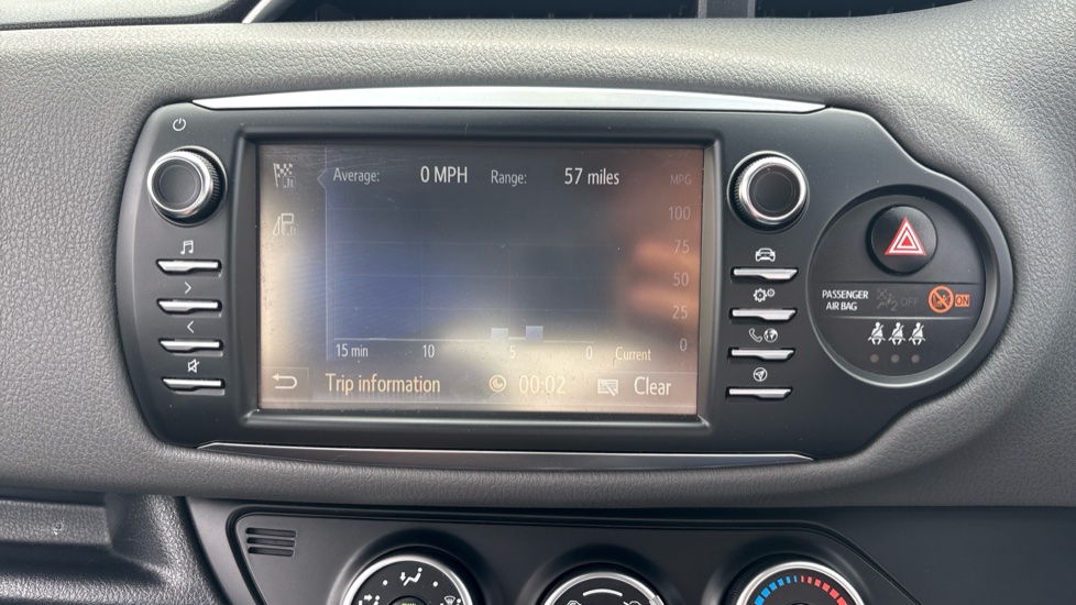 Toyota Yaris 1.5 VVT-i Icon Tech 5dr Petrol Hatchback - Image 31
