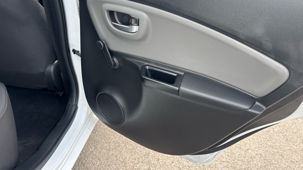 Toyota Yaris 1.5 VVT-i Icon Tech 5dr Petrol Hatchback - Image 35