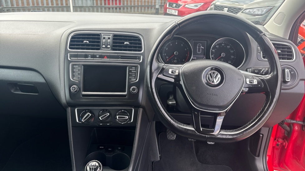 Volkswagen Polo 1.2 TSI SE 3dr Petrol Hatchback - Image 10