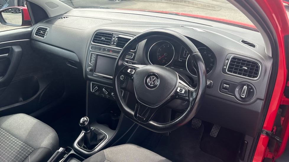 Volkswagen Polo 1.2 TSI SE 3dr Petrol Hatchback - Image 11