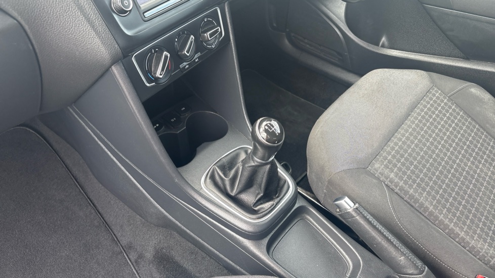 Volkswagen Polo 1.2 TSI SE 3dr Petrol Hatchback - Image 13