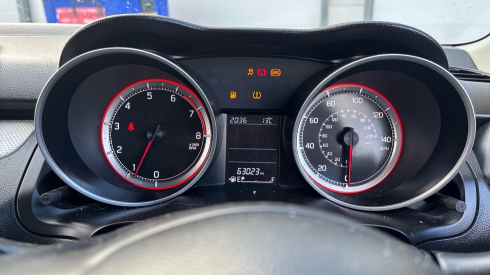Suzuki Swift 1.0 Boosterjet SZ-T 5dr Petrol Hatchback - Image 18