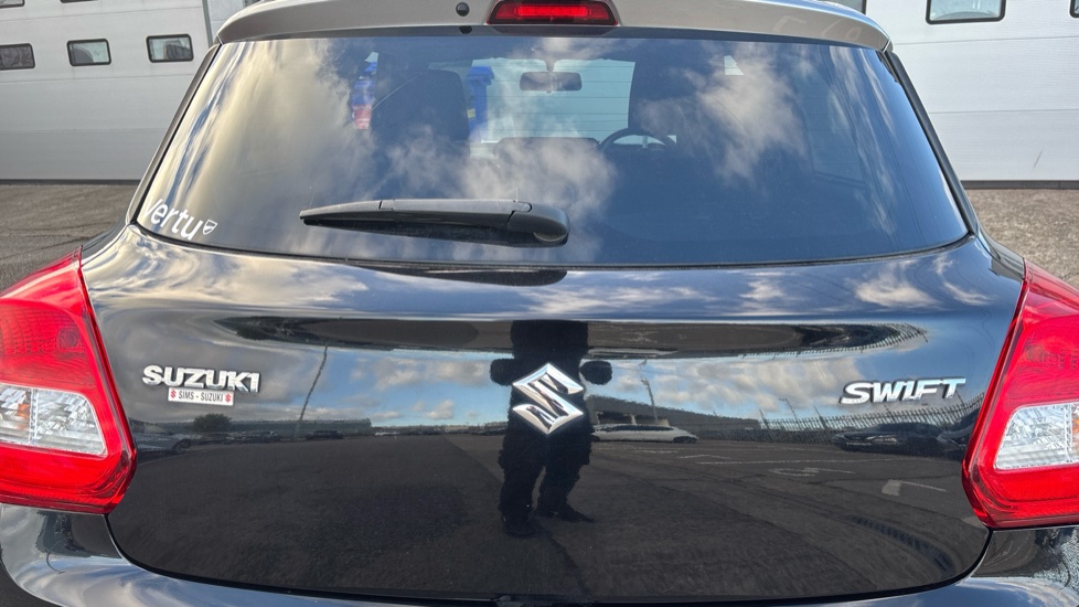 Suzuki Swift 1.0 Boosterjet SZ-T 5dr Petrol Hatchback - Image 21