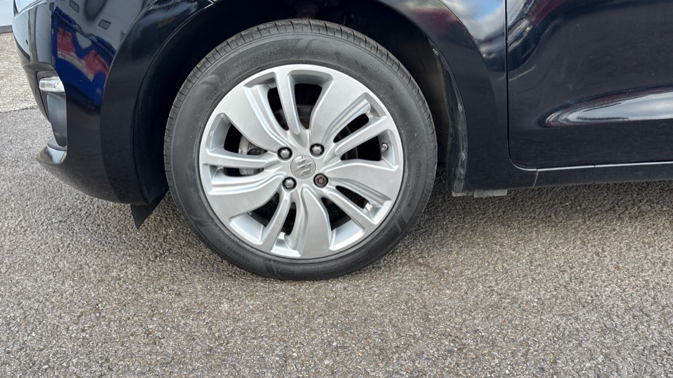 Suzuki Swift 1.0 Boosterjet SZ-T 5dr Petrol Hatchback - Image 34