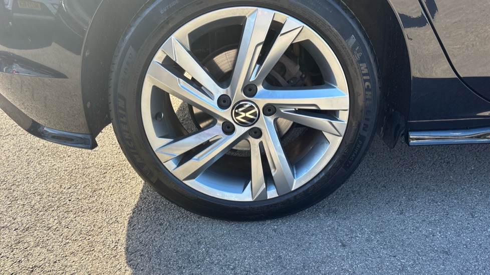 Volkswagen Golf 1.5 TSI R-Line 5dr Petrol Hatchback - Image 26