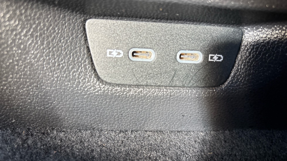 Volkswagen Golf 1.5 TSI R-Line 5dr Petrol Hatchback - Image 37