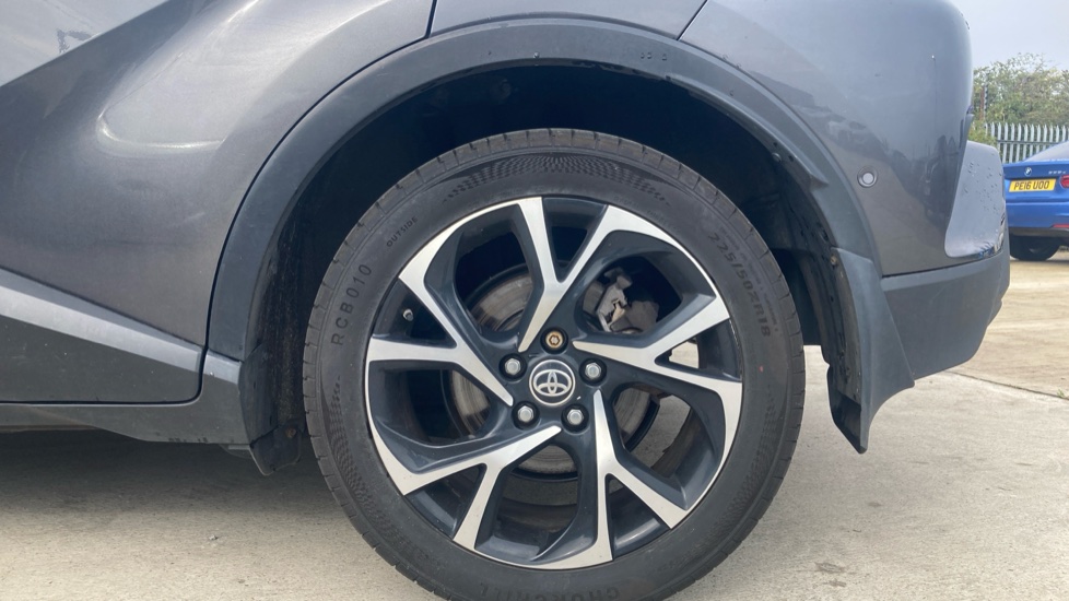 Toyota C-HR 1.8 Hybrid Design 5dr CVT Hybrid Hatchback - Image 7