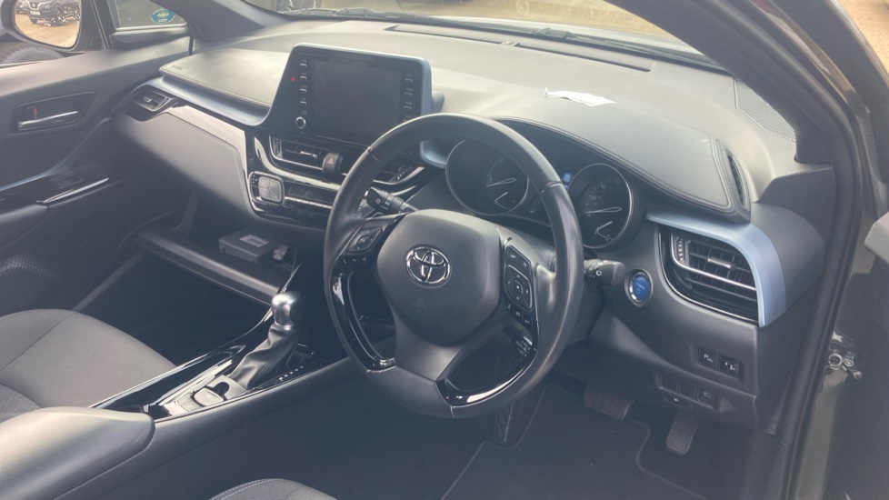 Toyota C-HR 1.8 Hybrid Design 5dr CVT Hybrid Hatchback - Image 11