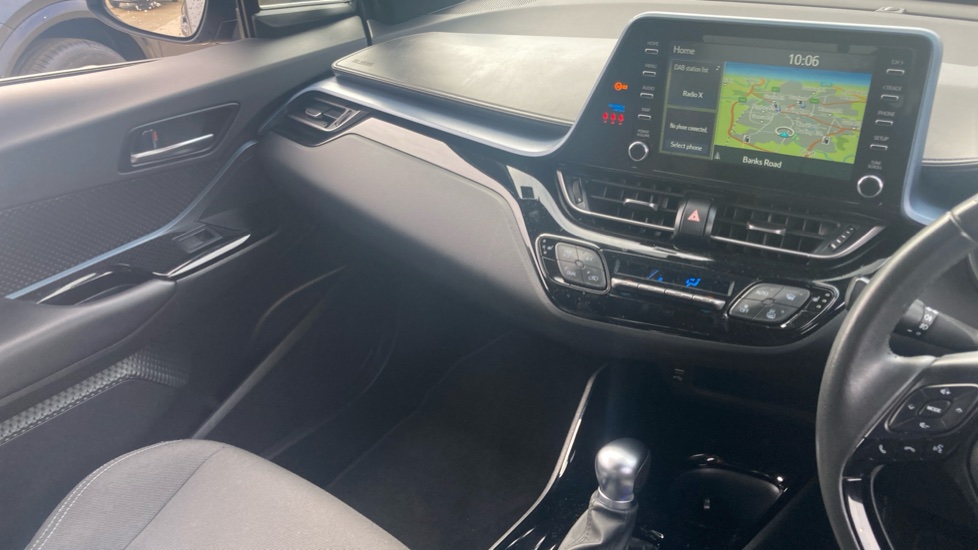 Toyota C-HR 1.8 Hybrid Design 5dr CVT Hybrid Hatchback - Image 14