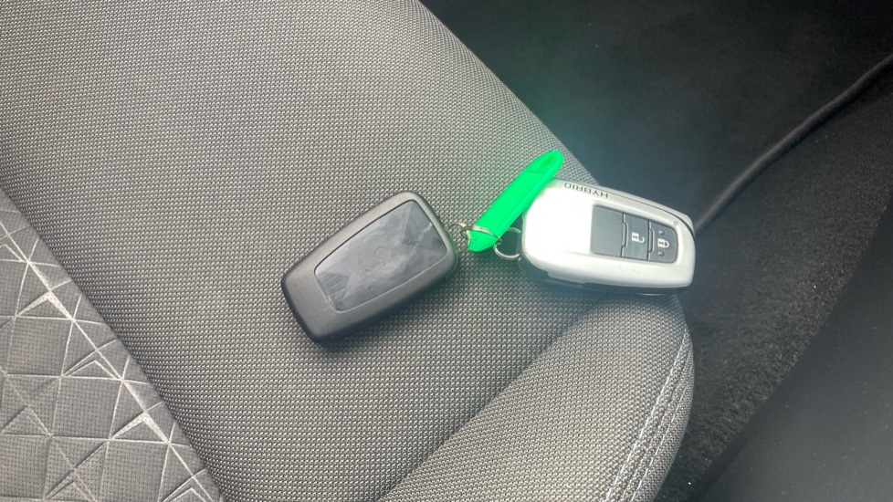 Toyota C-HR 1.8 Hybrid Design 5dr CVT Hybrid Hatchback - Image 20
