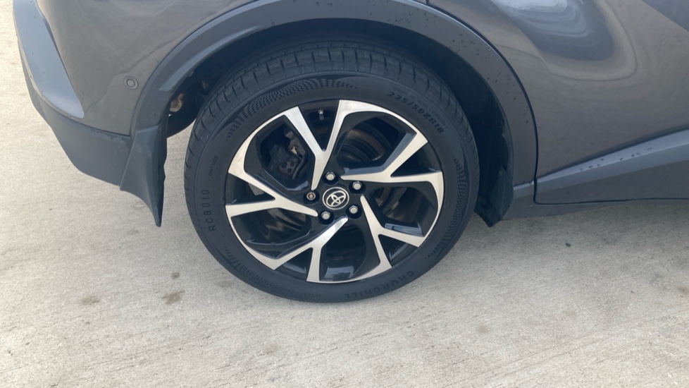 Toyota C-HR 1.8 Hybrid Design 5dr CVT Hybrid Hatchback - Image 27
