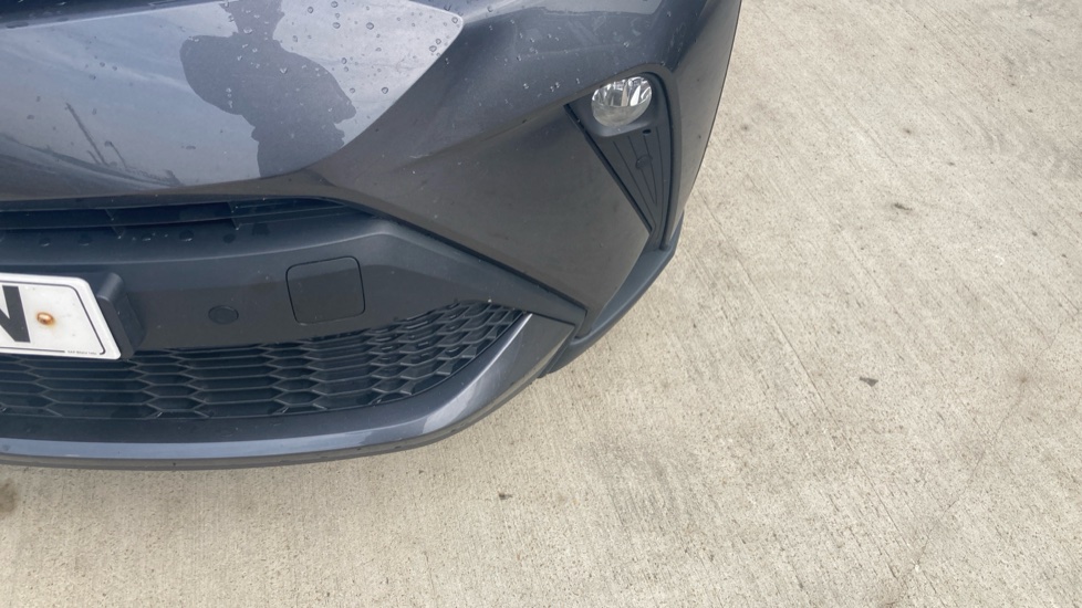 Toyota C-HR 1.8 Hybrid Design 5dr CVT Hybrid Hatchback - Image 35