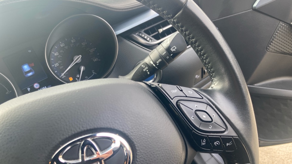 Toyota C-HR 1.8 Hybrid Design 5dr CVT Hybrid Hatchback - Image 45