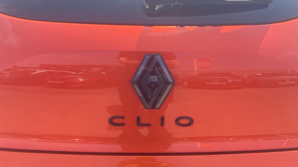 Renault Clio 1.0 TCe 90 Esprit Alpine 5dr Petrol Hatchback - Image 26