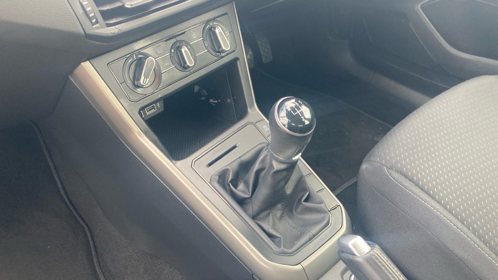 Volkswagen Polo 1.0 EVO 80 SE 5dr Petrol Hatchback - Image 13