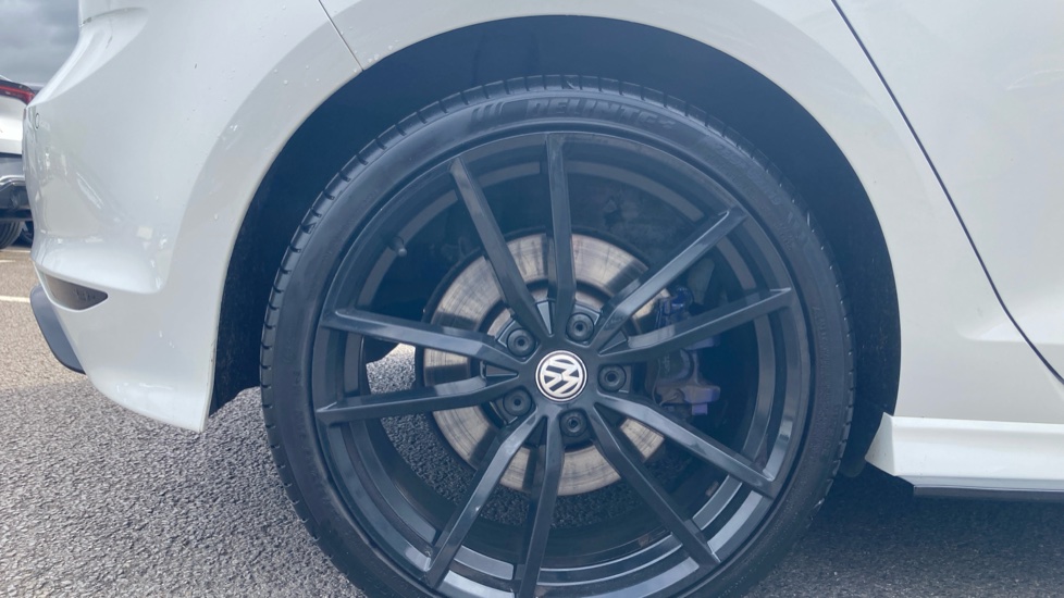 Volkswagen Golf 2.0 TSI R 5dr DSG Petrol Hatchback - Image 7