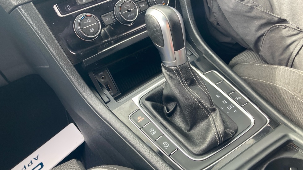 Volkswagen Golf 2.0 TSI R 5dr DSG Petrol Hatchback - Image 13