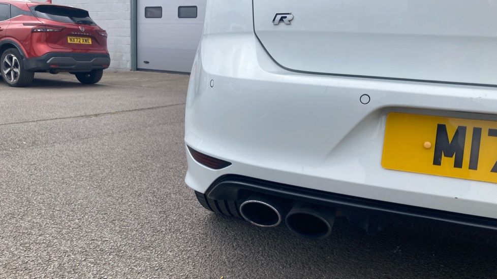 Volkswagen Golf 2.0 TSI R 5dr DSG Petrol Hatchback - Image 29