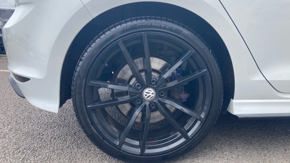 Volkswagen Golf 2.0 TSI R 5dr DSG Petrol Hatchback - Image 30