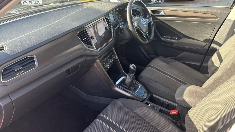 Volkswagen T-Roc 1.5 TSI EVO SE 5dr Petrol Hatchback - Image 9