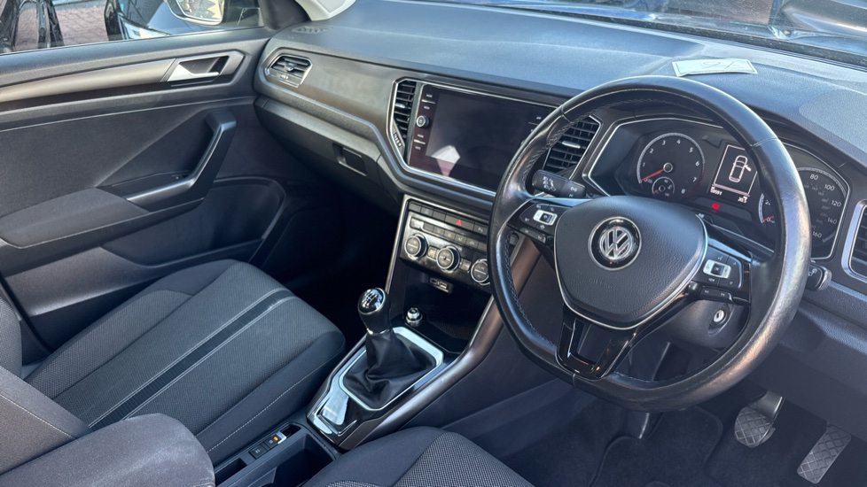 Volkswagen T-Roc 1.5 TSI EVO SE 5dr Petrol Hatchback - Image 11