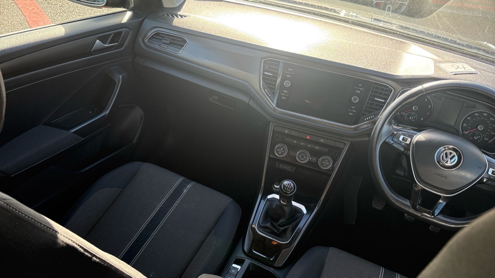 Volkswagen T-Roc 1.5 TSI EVO SE 5dr Petrol Hatchback - Image 14