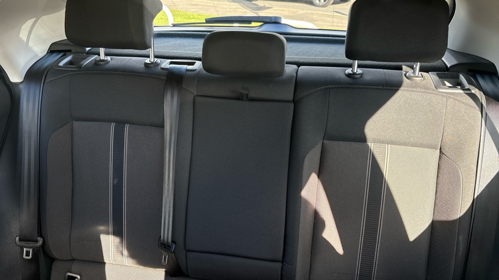 Volkswagen T-Roc 1.5 TSI EVO SE 5dr Petrol Hatchback - Image 15
