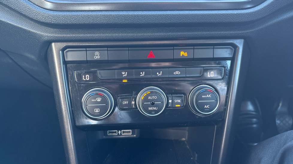 Volkswagen T-Roc 1.5 TSI EVO SE 5dr Petrol Hatchback - Image 24