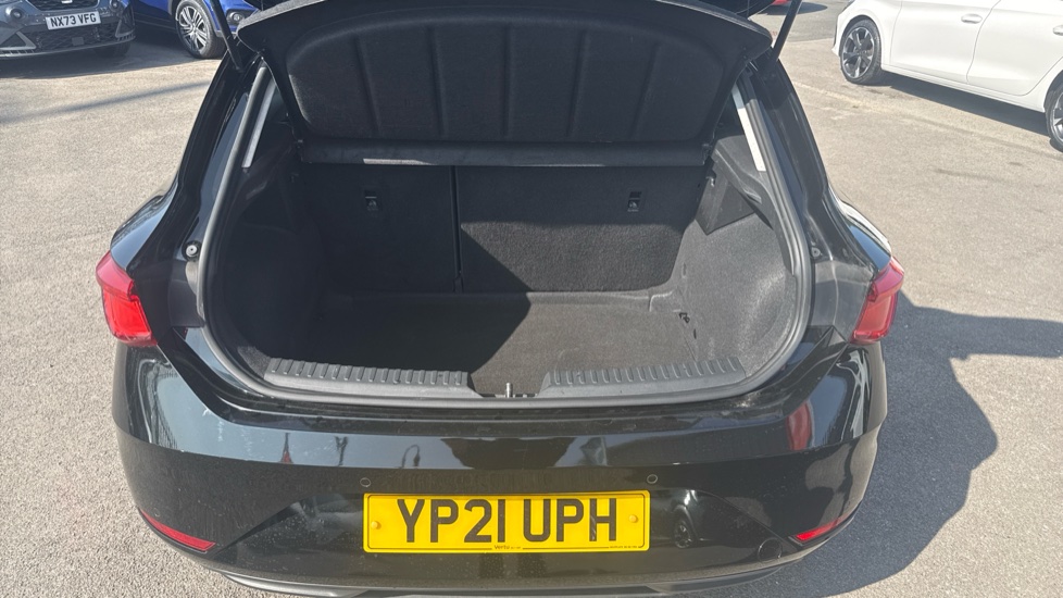 SEAT Leon 1.5 TSI EVO SE Dynamic 5dr Petrol Hatchback - Image 4