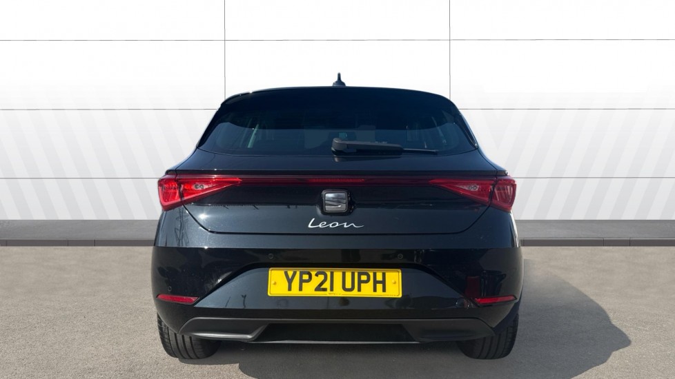 SEAT Leon 1.5 TSI EVO SE Dynamic 5dr Petrol Hatchback - Image 6