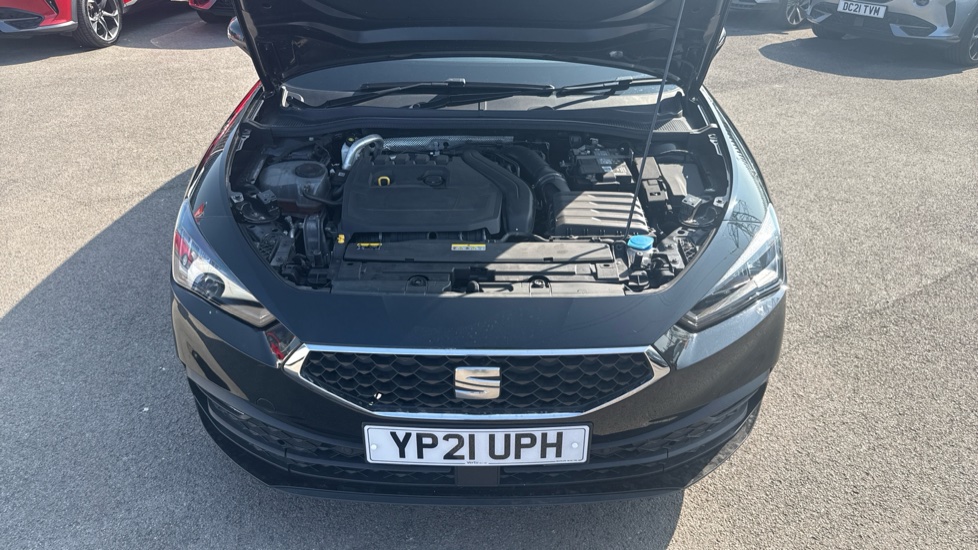 SEAT Leon 1.5 TSI EVO SE Dynamic 5dr Petrol Hatchback - Image 8