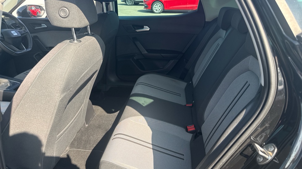 SEAT Leon 1.5 TSI EVO SE Dynamic 5dr Petrol Hatchback - Image 16