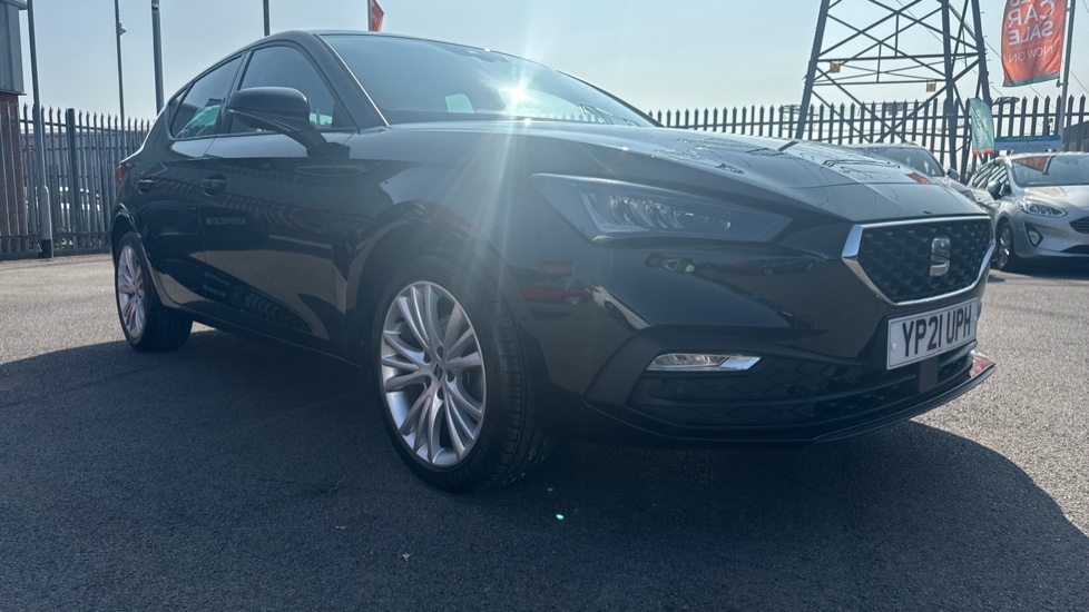 SEAT Leon 1.5 TSI EVO SE Dynamic 5dr Petrol Hatchback - Image 24