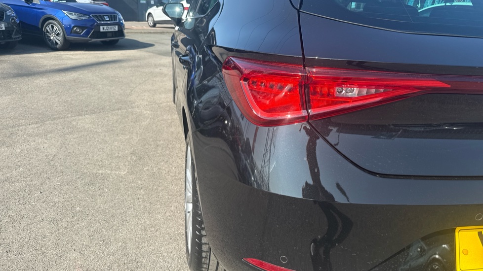 SEAT Leon 1.5 TSI EVO SE Dynamic 5dr Petrol Hatchback - Image 29