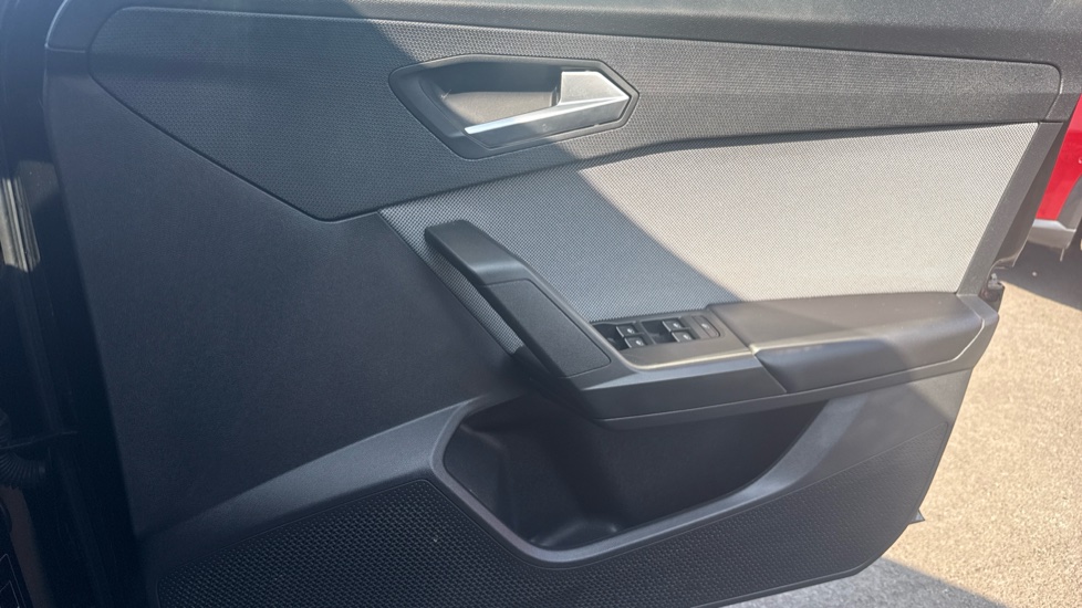 SEAT Leon 1.5 TSI EVO SE Dynamic 5dr Petrol Hatchback - Image 37