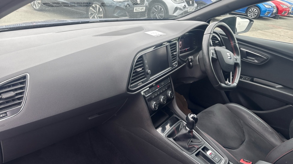 SEAT Leon 1.5 TSI EVO FR Black Edition [EZ] 5dr Petrol Hatchback - Image 9