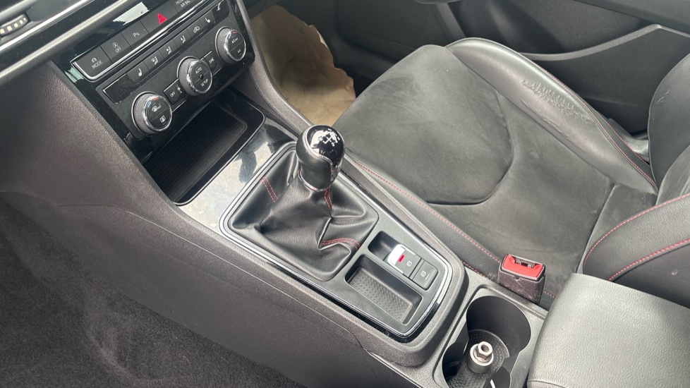 SEAT Leon 1.5 TSI EVO FR Black Edition [EZ] 5dr Petrol Hatchback - Image 13