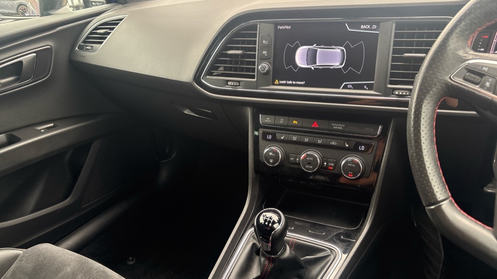 SEAT Leon 1.5 TSI EVO FR Black Edition [EZ] 5dr Petrol Hatchback - Image 14