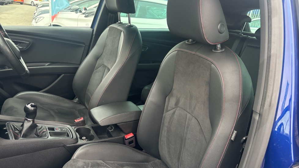 SEAT Leon 1.5 TSI EVO FR Black Edition [EZ] 5dr Petrol Hatchback - Image 32