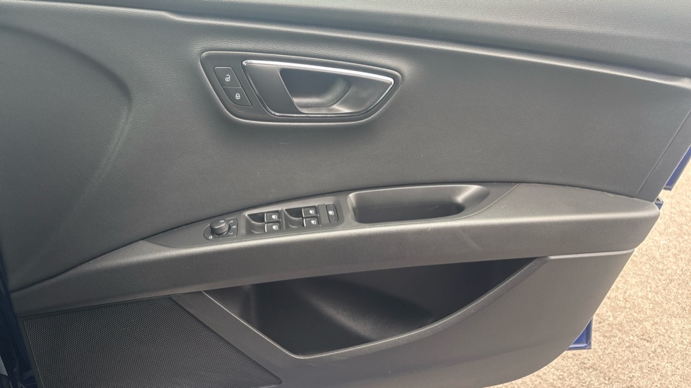 SEAT Leon 1.5 TSI EVO FR Black Edition [EZ] 5dr Petrol Hatchback - Image 35