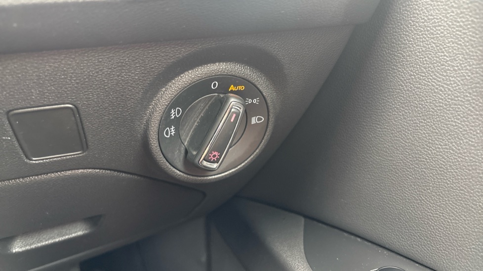 SEAT Leon 1.5 TSI EVO FR Black Edition [EZ] 5dr Petrol Hatchback - Image 38